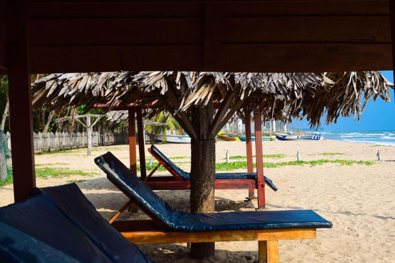 Mithra Paradise Beach Hotel Nilaveli Exterior photo